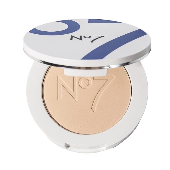 No7 Lift & Illuminate Triple Action Translucent Finishing Powder, Medium - Picture 1 of 2